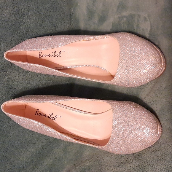 New Bonnilel Rhinestone Silver 4 in Heels, .50 Toe Lift, Rounded Toe, Size 8M. - Picture 2 of 10